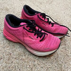 Brooks Ghost 13 - very pink